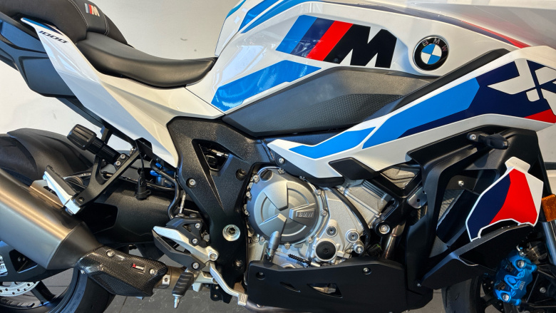 BMW M1000XR (24MY)